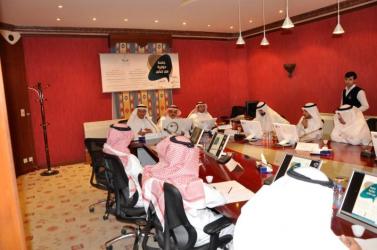  أكدت على أهمية الالتزام بأخلاقيات العمل  و القيم المجتمعية.. جلسة حوارية بين جيلين لنقل التجارب و تبادل الخبرات في غرفة القصيم..