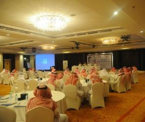 الملتقى التعريفي بالشبكة الوطنية لخدمة الإيجار في فندق موفنبيك القاعة الماسية 