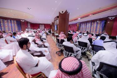 أكدت أنها ستحدث نقلة نوعية في مهرجانات المنطقة..عصف ذهني بين الشباب والمسؤولين في ندوة ( عربات الأطعمة ) بغرفة القصيم