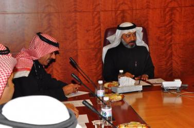 أ.د. عبدالعزيز بن حسن الصائغ مع رئيس اللجنة الصحية د.علي بن حمزة الحمزة 