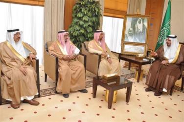كرم  فريق عمل  ملتقى الشباب الرابع ببريدة..سمو نائب أمير القصيم يشيد بالجهود المتفانية والأداء المتميز لغرفة المنطقة.